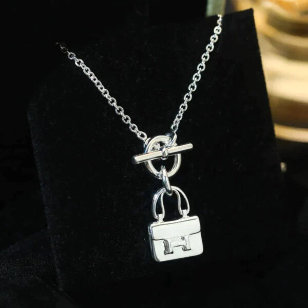 POP H PEDANT SILVER NECKLACE