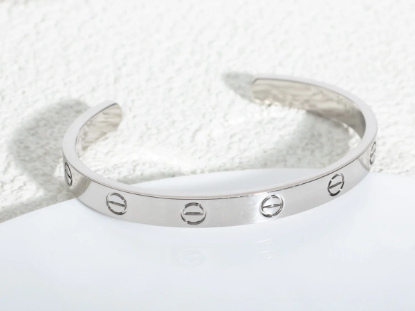 Toxse  Open cuff Love Bracelet